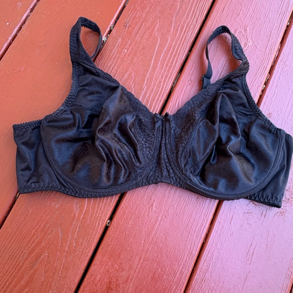 Playtex Secrets Women’s Black Underwire Bra RN 15763